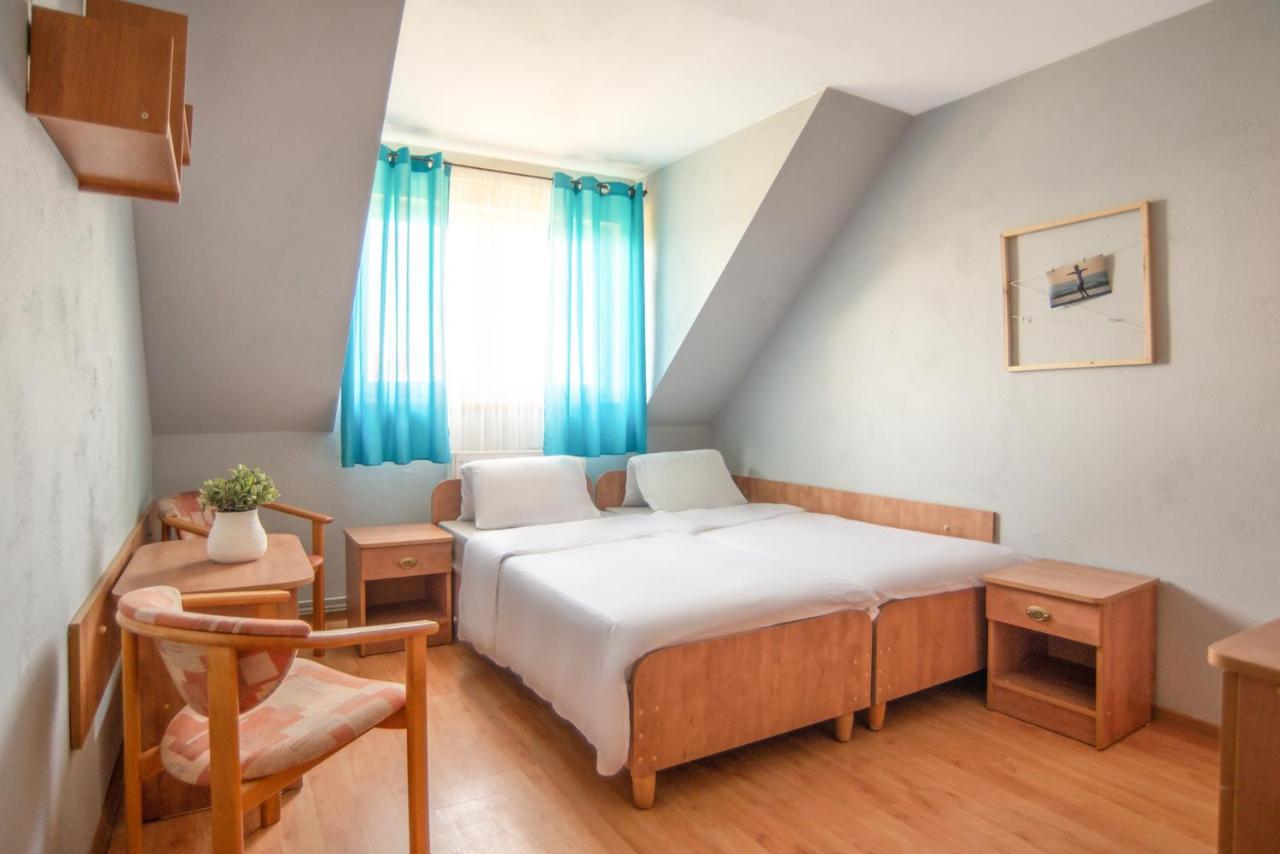 Promyk Hotel Rewal Bagian luar foto